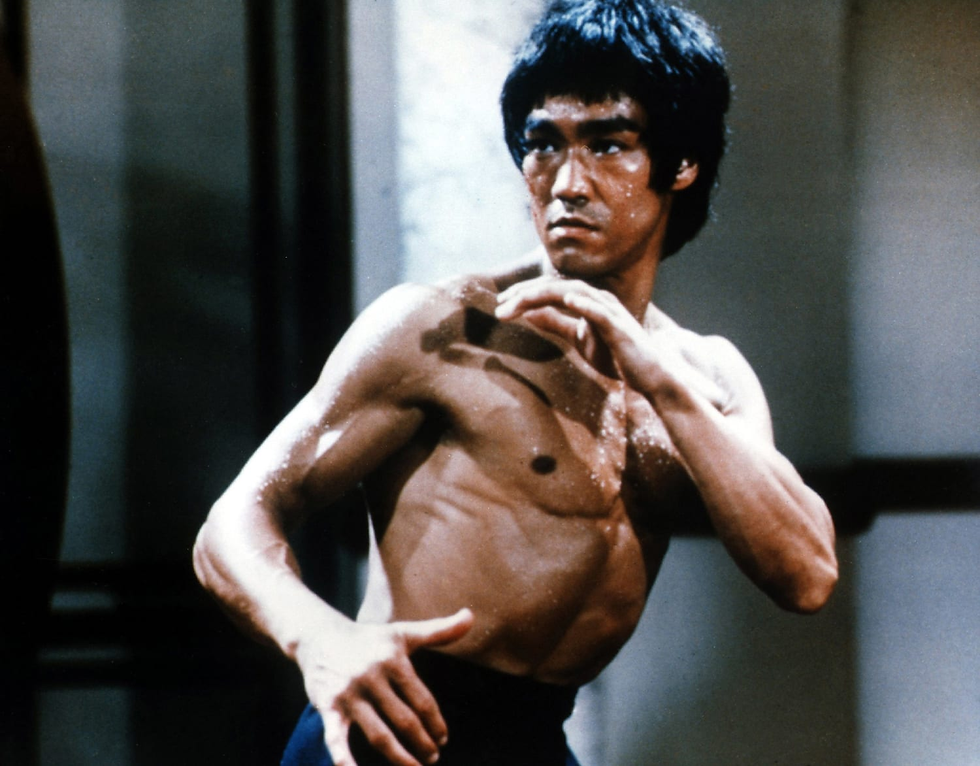 Bruce Lee in his iconic pose