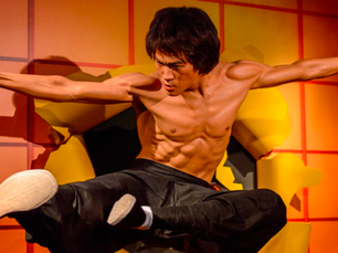 Optimizing Core Strength: The Bruce Lee Method for Martial Arts Mastery
