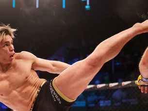 Lone'er Kavanagh Signs New Cage Warriors Deal