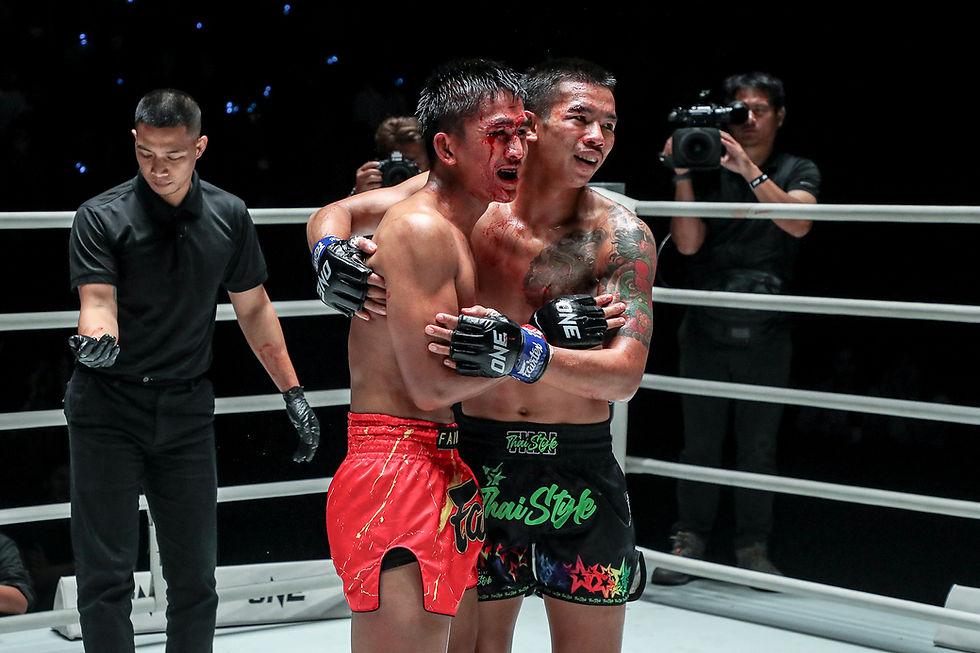 Kongsuk-Fairtex-Pettonglor-Sitluangpeenumfon-ONE-Friday-Fights-43