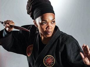 On The Razor’s Edge: Lady Sensei on Knife-Defense 