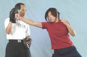 Jeet Kune Do’s Straight Punch: Ted Wong’s Top Student Expounds Upon Bruce Lee’s Preferred Technique