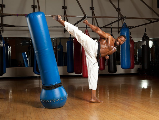 Michael Jai White kicking