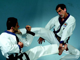 Stand Your Ground or Move Around? 6 Famous Fighters Reveal Their Secrets!