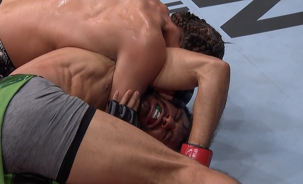 Brian Ortega Overcomes Yair Rodriguez with an Arm-Triangle Choke