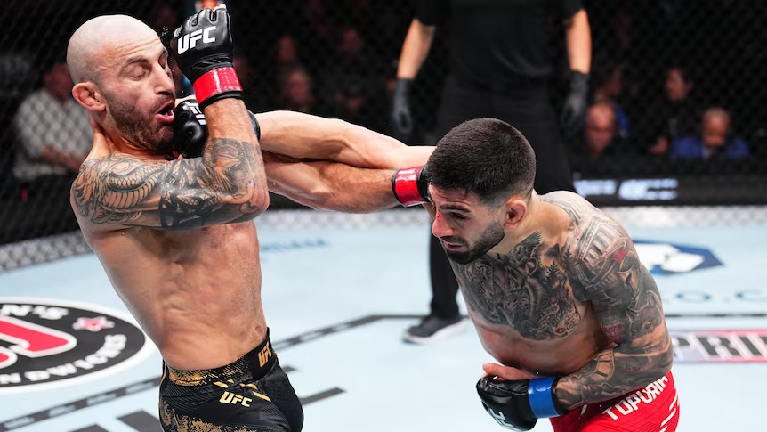 Ilia Topuria Dethrones Alexander Volkanovski (UFC 299)