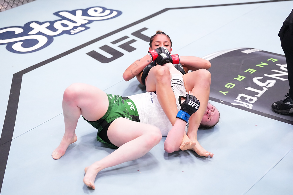 Jaqueline Amorim Submits Cory McKenna